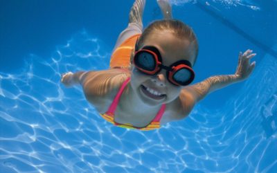 Ab wann sollten Kinder schwimmen lernen? Und warum es (nicht nur) um Sicherheit geht