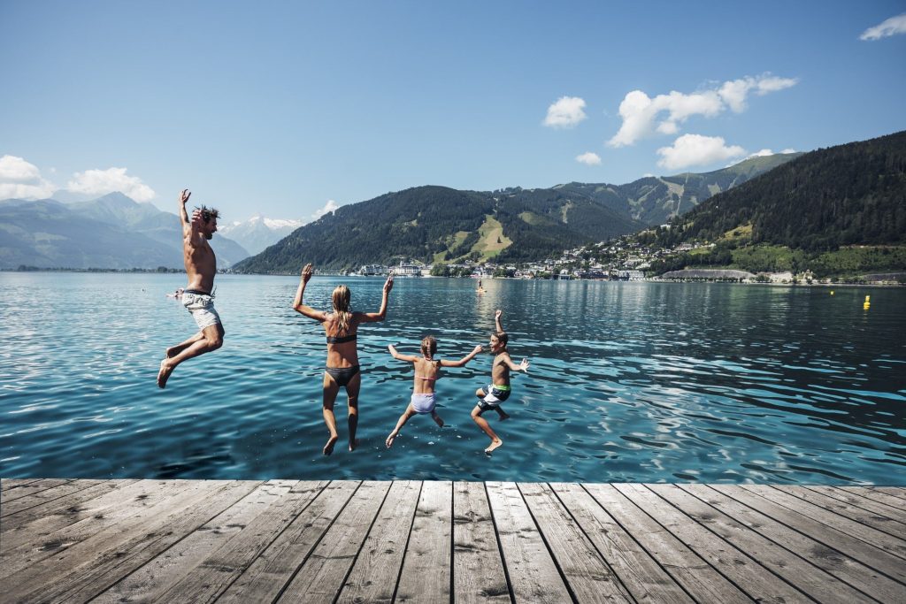 Im Hochsommer draußen schwimmen – worauf du wirklich achten solltest Im Sommer draußen Schwimmen - Worauf du wirklich achten solltest